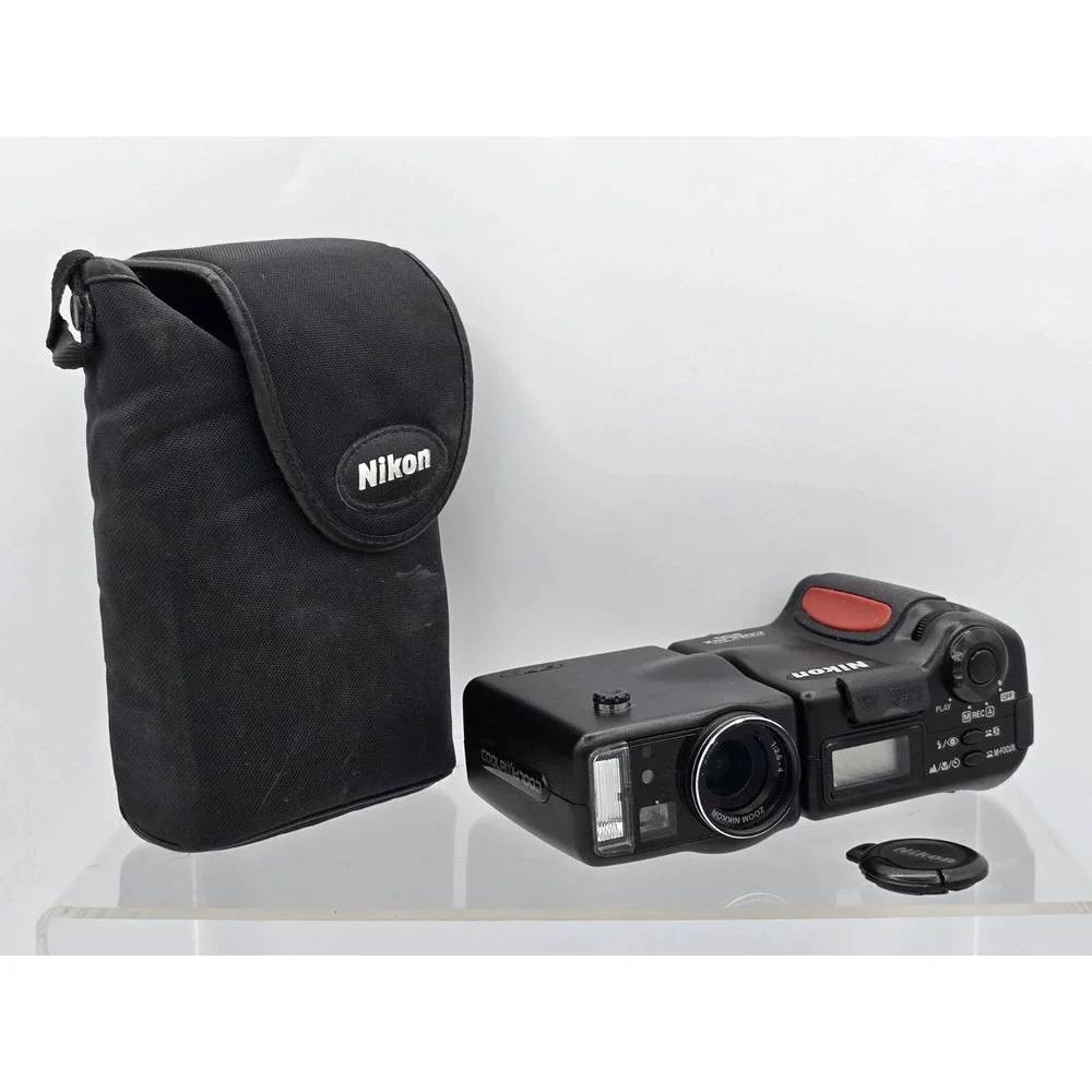 Nikon Coolpix 950 Digital Camera -‎ FOR PARTS NO POWER - Battery Corrosion